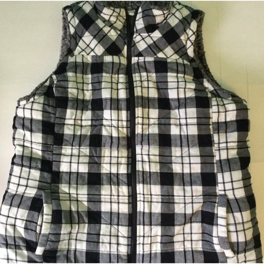 maurices plus‎ size 1 Womens Sherpa Lined Reversible Vest Black/white Plaid